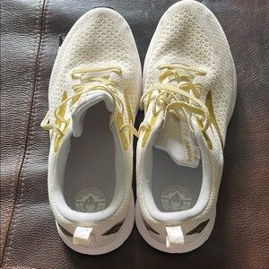 Brooks Cream and Gold Athletic Shoes with Breathable Knit Upper